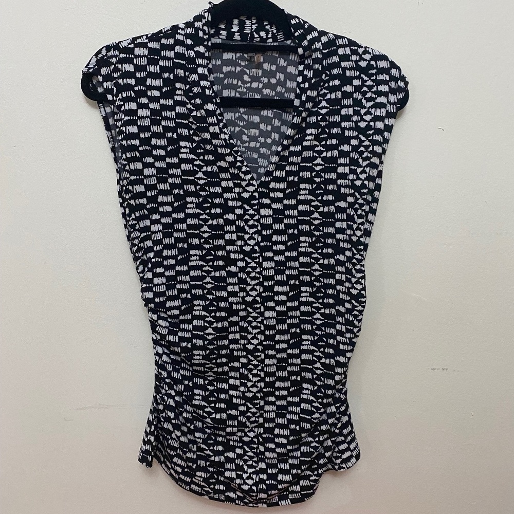Vince Camuto Sleeveless Black and White Blouse
